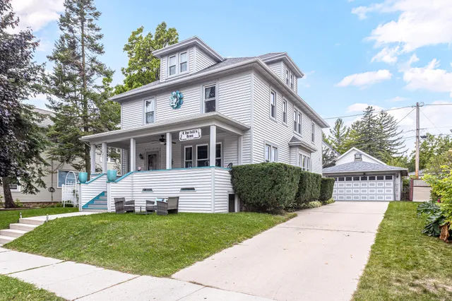 $899,000 | 121 East Street, Elkhart Lake, WI 53020