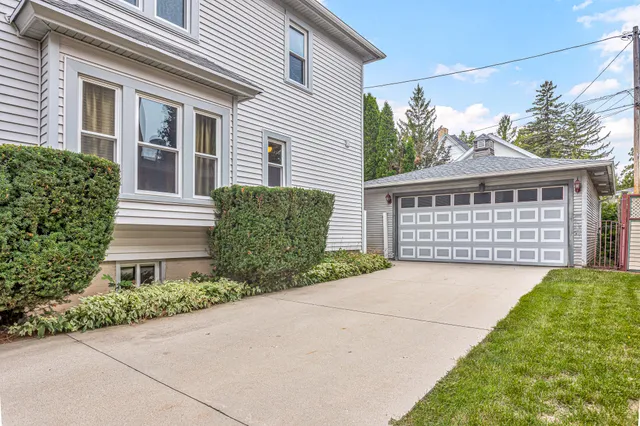 $899,000 | 121 East Street, Elkhart Lake, WI 53020