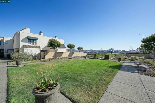 $318,888 | 196 Nantucket Lane, Vallejo, CA 94590