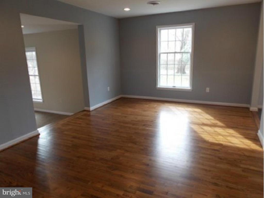 202 Calvert Court Stevensville, MD 21666 - Photo 12 of 30 Dining Room