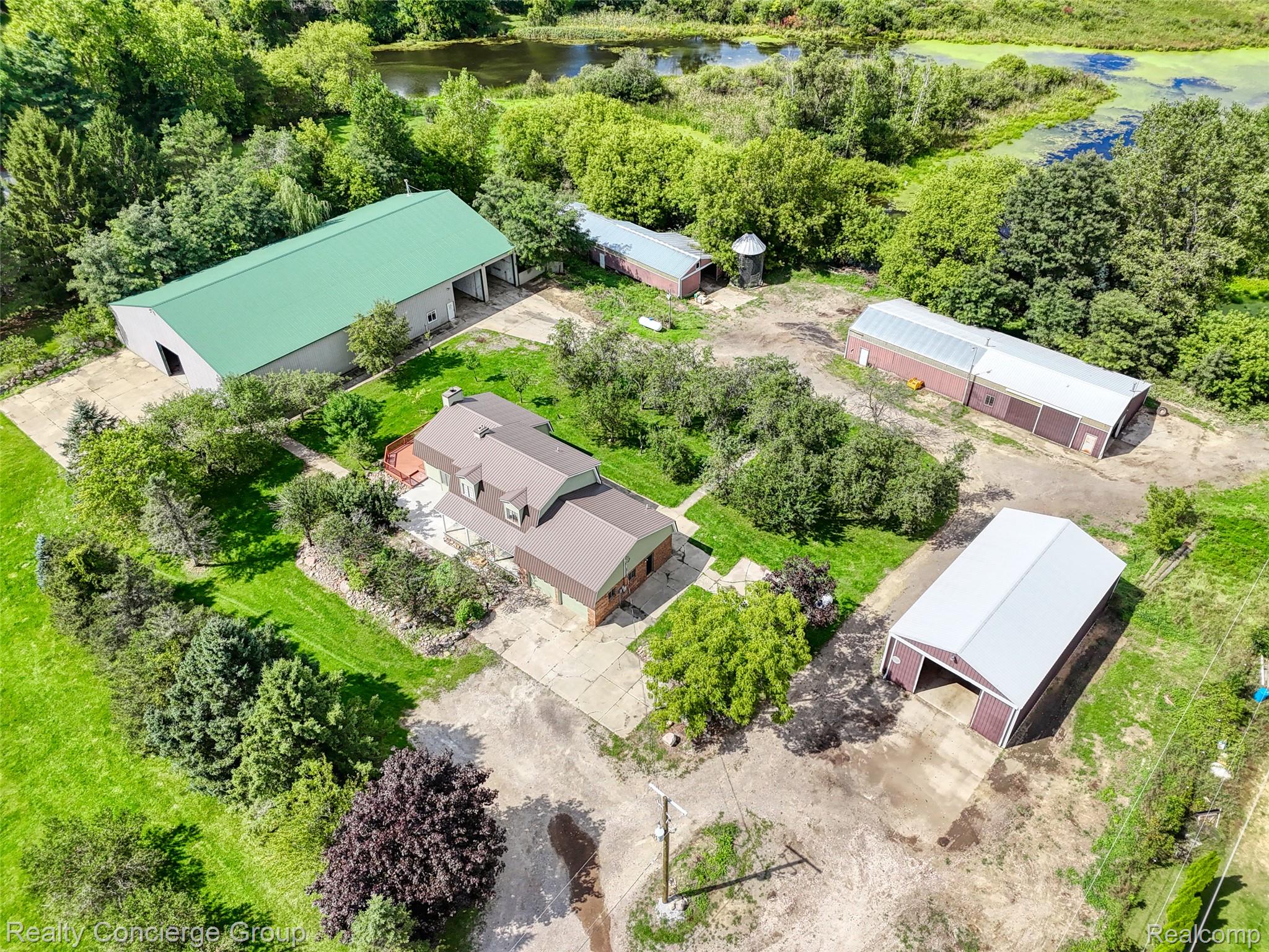9225 Faussett Road Fenton, MI 48430 - Photo 3 of 61 DJI_20260907024834_0589_D_22.jpg