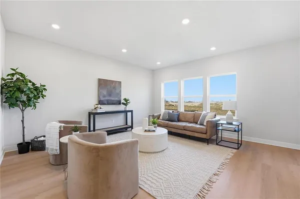 $468,995 | 1157 Southeast Cronin Drive, Lee's Summit, MO 64081