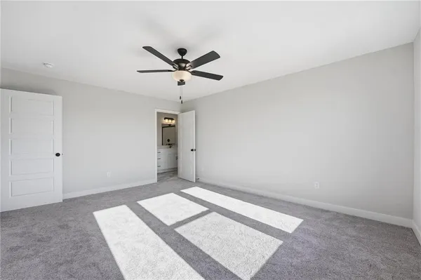 $468,995 | 1157 Southeast Cronin Drive, Lee's Summit, MO 64081