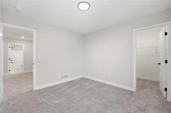 $468,995 | 1157 Southeast Cronin Drive, Lee's Summit, MO 64081