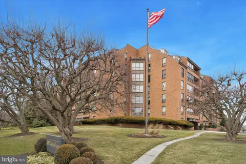 $1,125,000 | 100 Grays Lane, Unit 602, Haverford, PA 19041