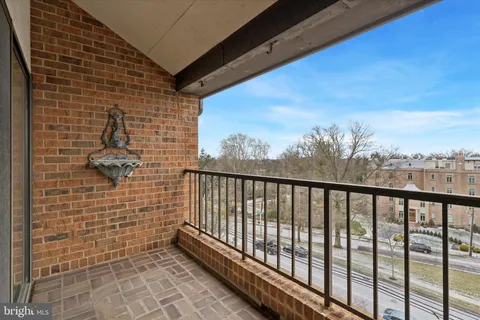 $975,000 | 100 Grays Lane, Unit 602, Haverford, PA 19041