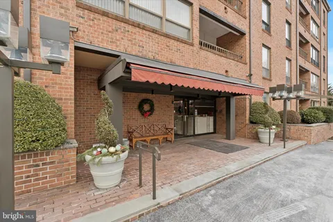 $975,000 | 100 Grays Lane, Unit 602, Haverford, PA 19041