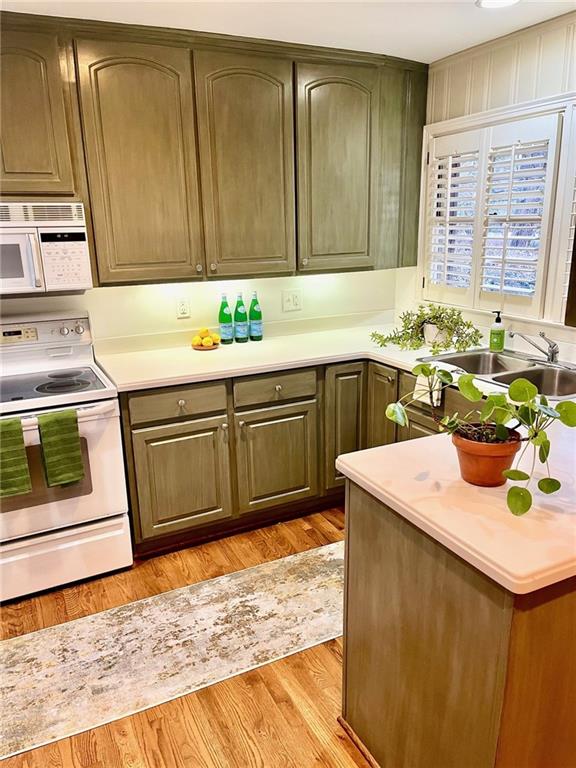 2556 Defoors Ferry Road Northwest Atlanta, GA 30318 - Photo 5 of 26