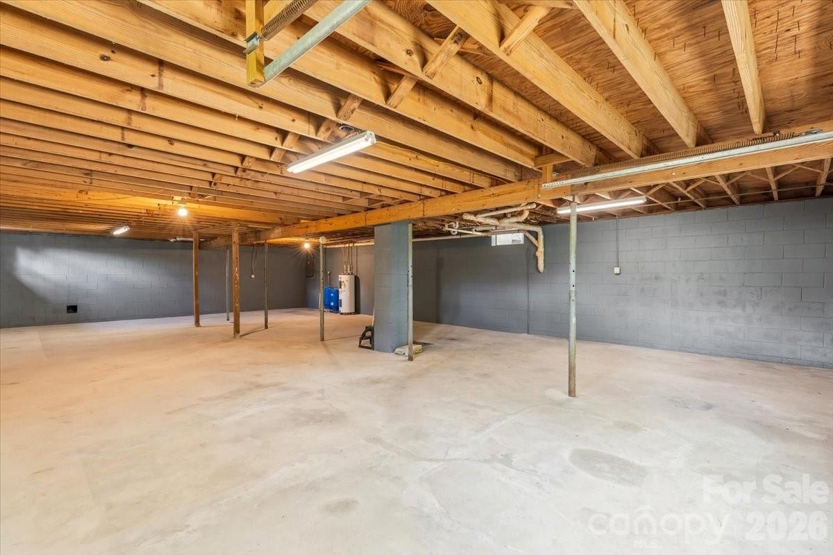 14 Jack Sullins Road Spruce Pine, NC 28777 - Photo 33 of 37 a view of an empty room