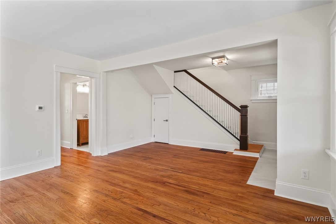 58 Ransom Street North Tonawanda, NY 14120 - Photo 11 of 50 Living room