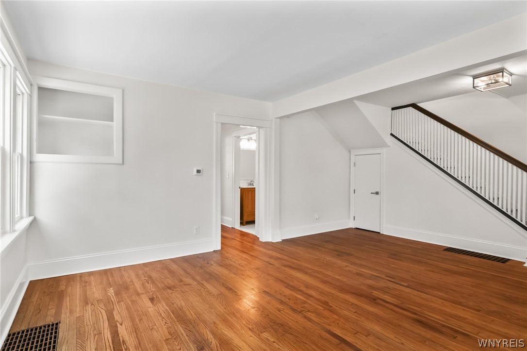 58 Ransom Street North Tonawanda, NY 14120 - Photo 10 of 50 Living room