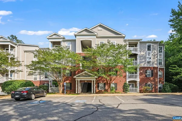 $220,000 | 237 Yellowstone Drive, Unit 6, Charlottesville, VA 22903