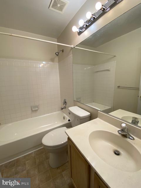 16952 Toms River Loop Dumfries, VA 22026 - Photo 11 of 19 Primary Bathroom