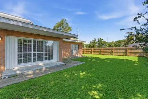 $395,000 | 3591 Lake Street, Lake Charles, LA 70605