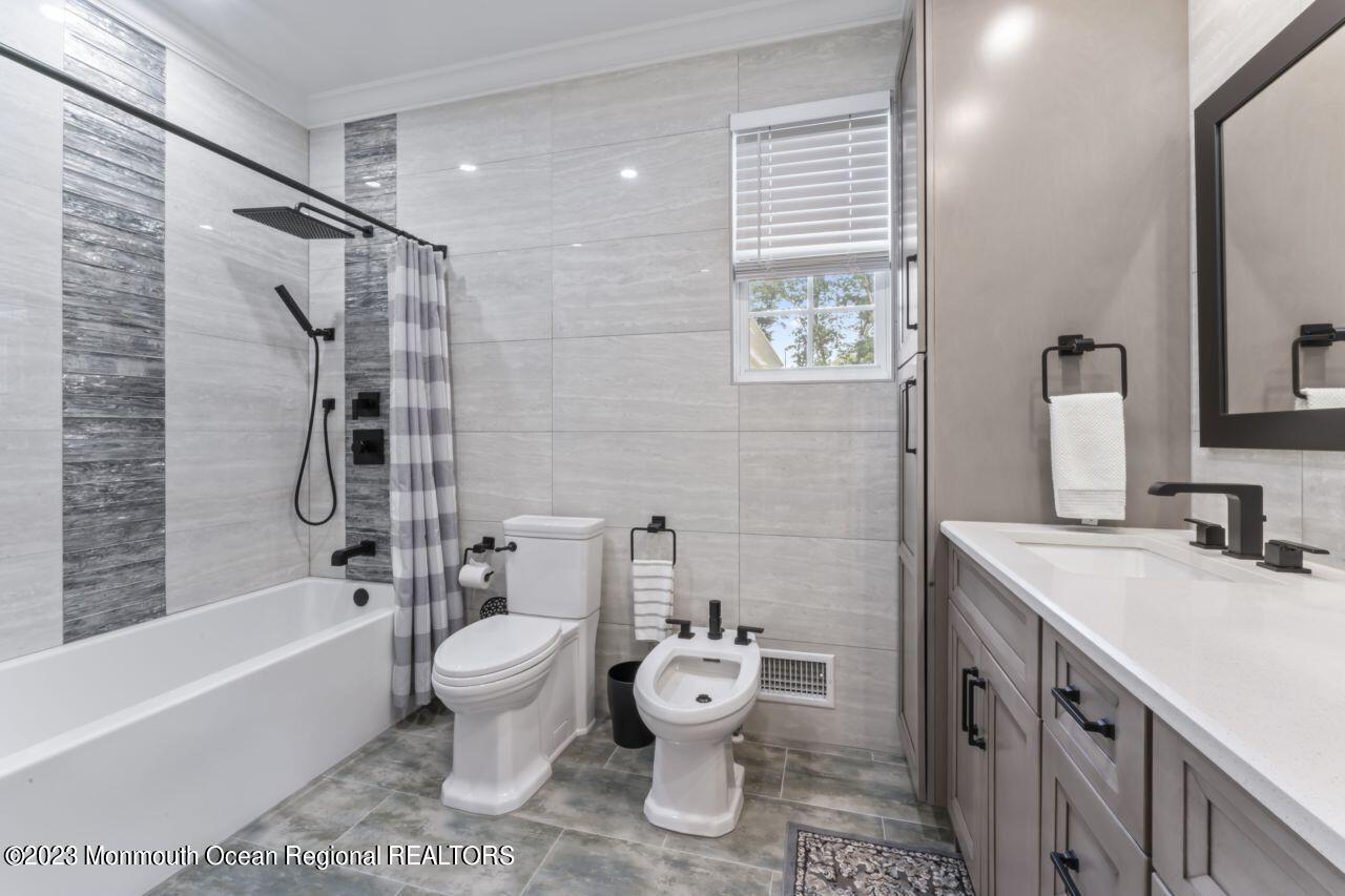 169 Oak Glen Road Howell, NJ 07731 - Photo 25 of 38 Bath1