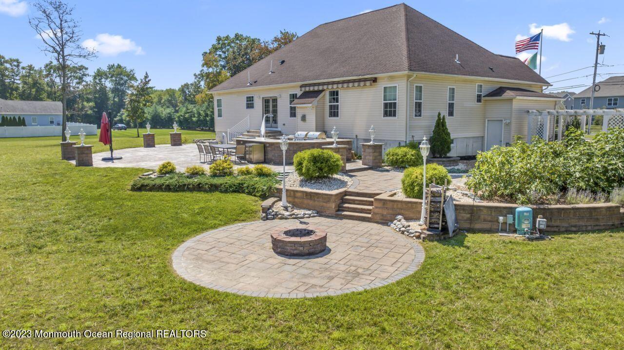 169 Oak Glen Road Howell, NJ 07731 - Photo 34 of 38 Yard4