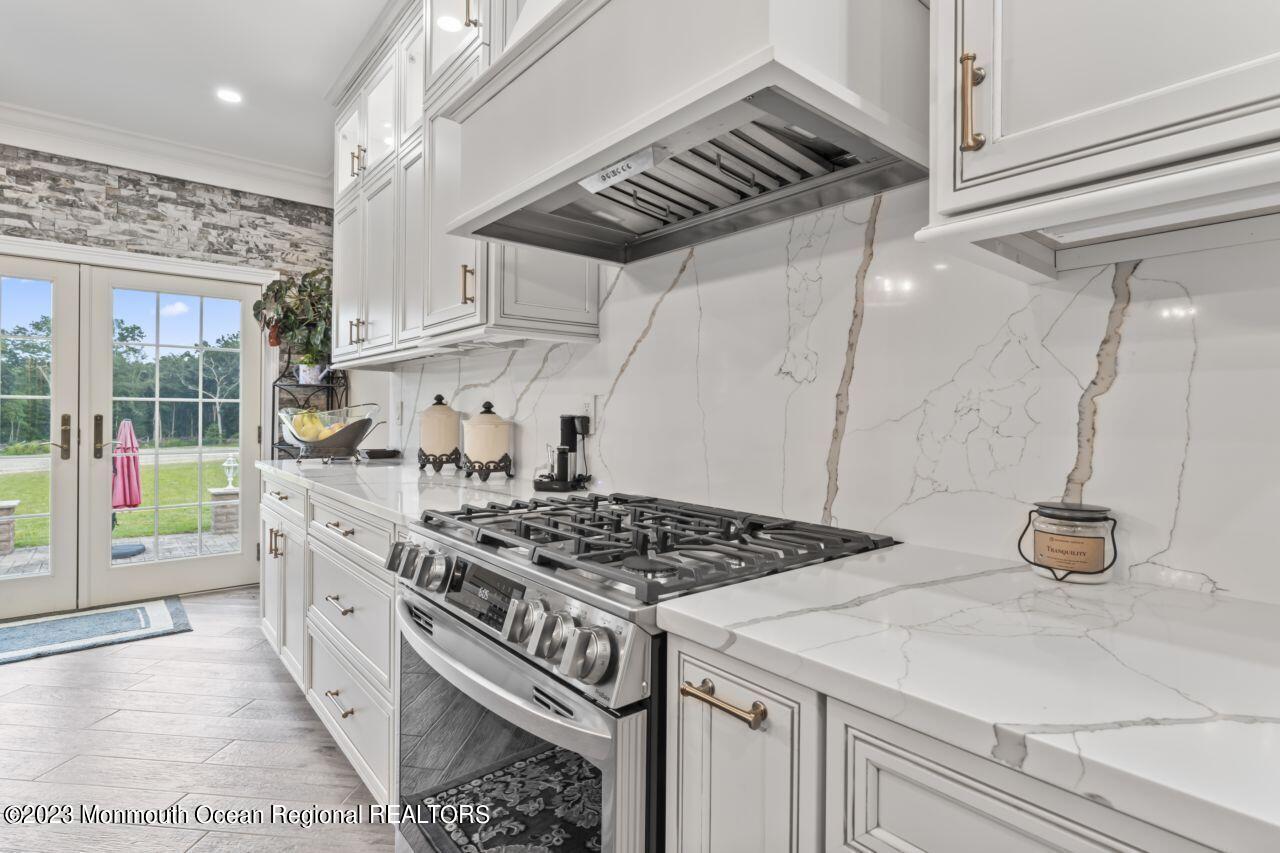 169 Oak Glen Road Howell, NJ 07731 - Photo 10 of 38 Kitchen5