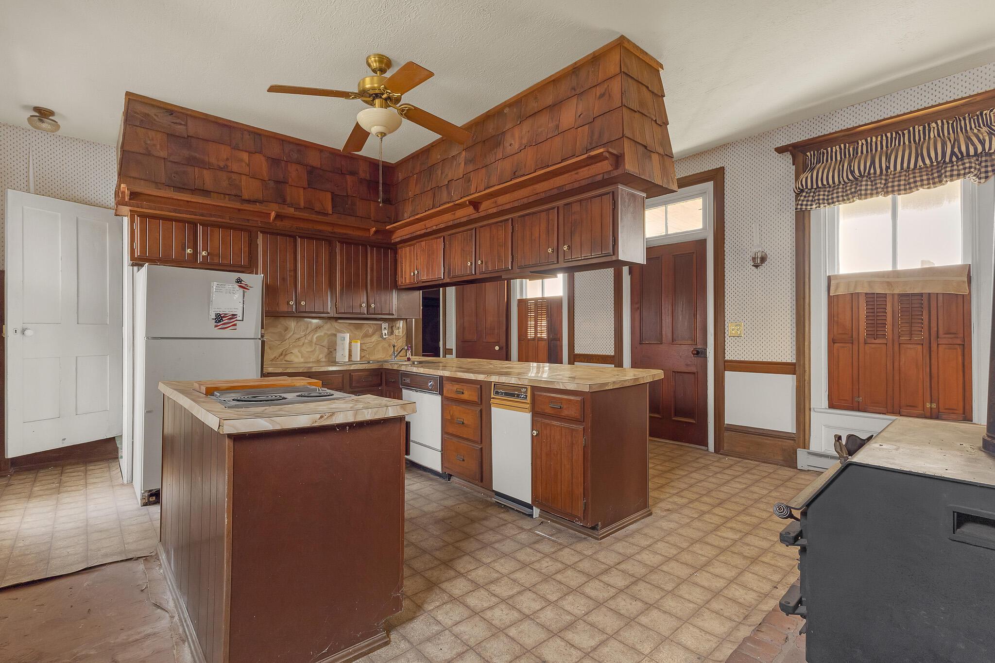 12281 London Road Orient, OH 43146 - Photo 9 of 31 Kitchen w/ beautiful walnut wood