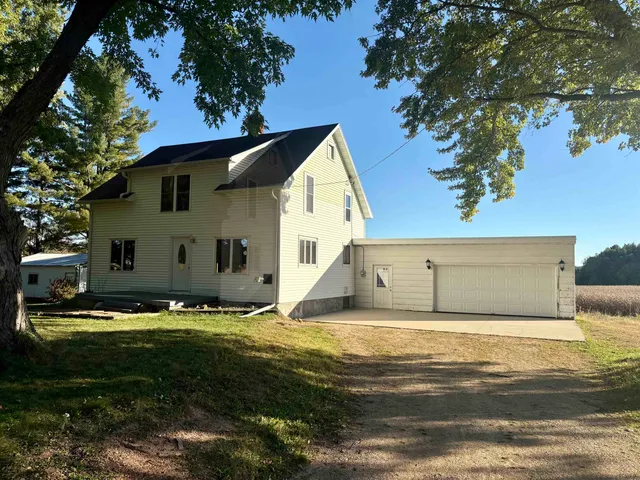 $240,000 | W10349 Valley View Road, Shawano, WI 54166