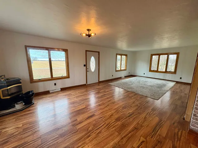 $240,000 | W10349 Valley View Road, Shawano, WI 54166