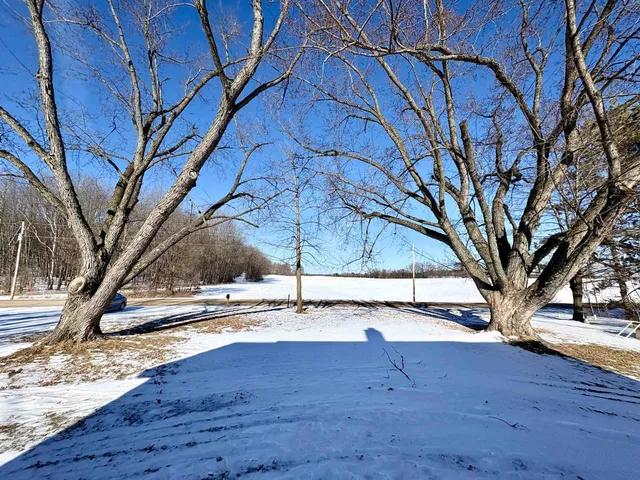 $240,000 | W10349 Valley View Road, Shawano, WI 54166