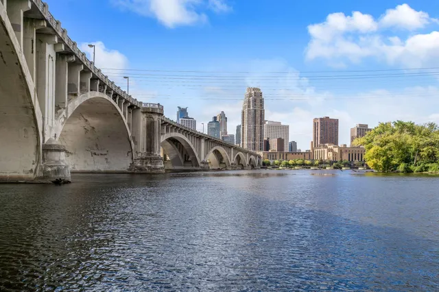 $169,900 | 20 Northeast 2nd Street, Unit P1802, Minneapolis, MN 55413