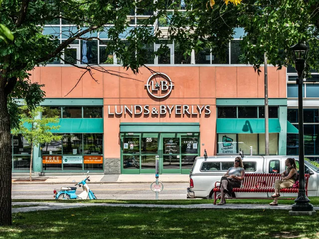 $169,900 | 20 Northeast 2nd Street, Unit P1802, Minneapolis, MN 55413