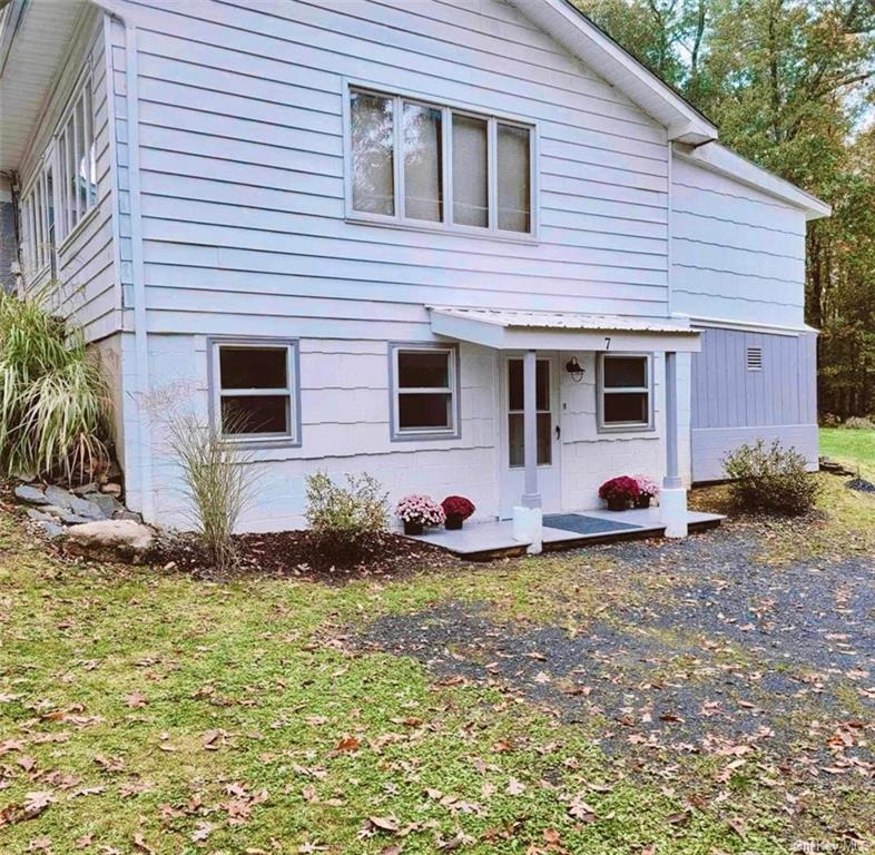 7 Red Top Road, Wallkill, NY 12589 Compass