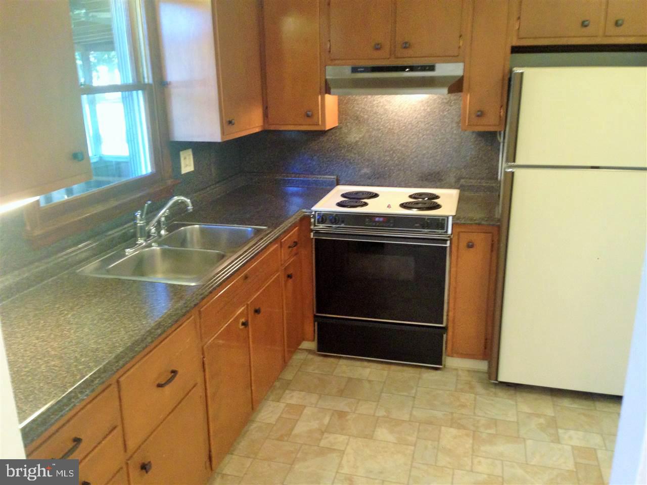 812 Fairview Road Carlisle, PA 17013 - Photo 5 of 22 Gallery Image 5