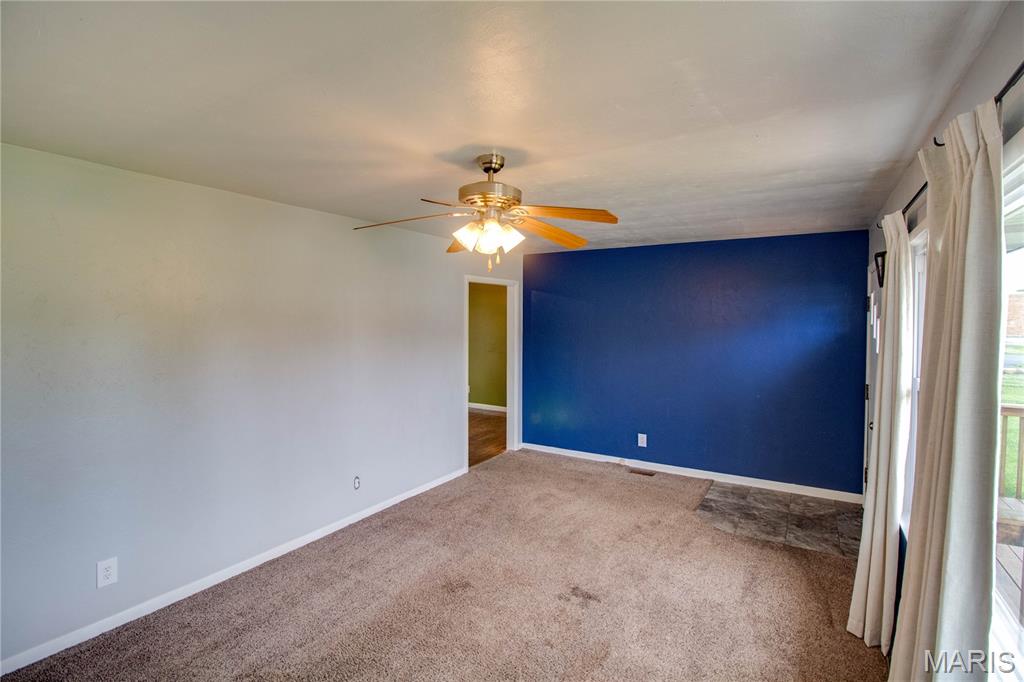 440 West State Street Waverly, IL 62692 - Photo 8 of 39
