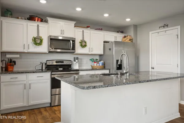 $375,000 | 9556 Joy Denise Lane, Heiskell, TN 37754