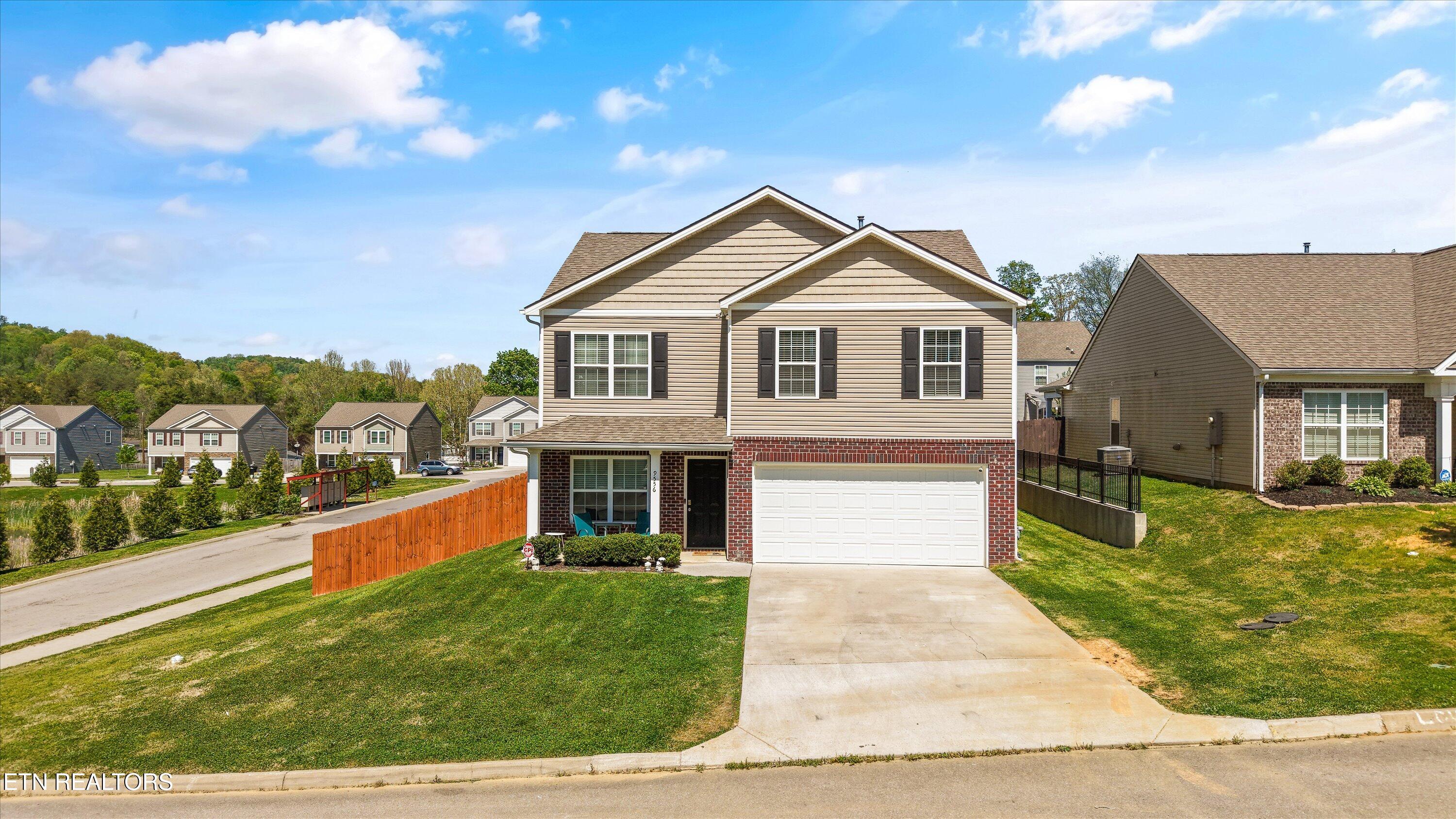 9556 Joy Denise Lane Heiskell, TN 37754 - Photo 2 of 36 02-9556 Joy Denise Ln04