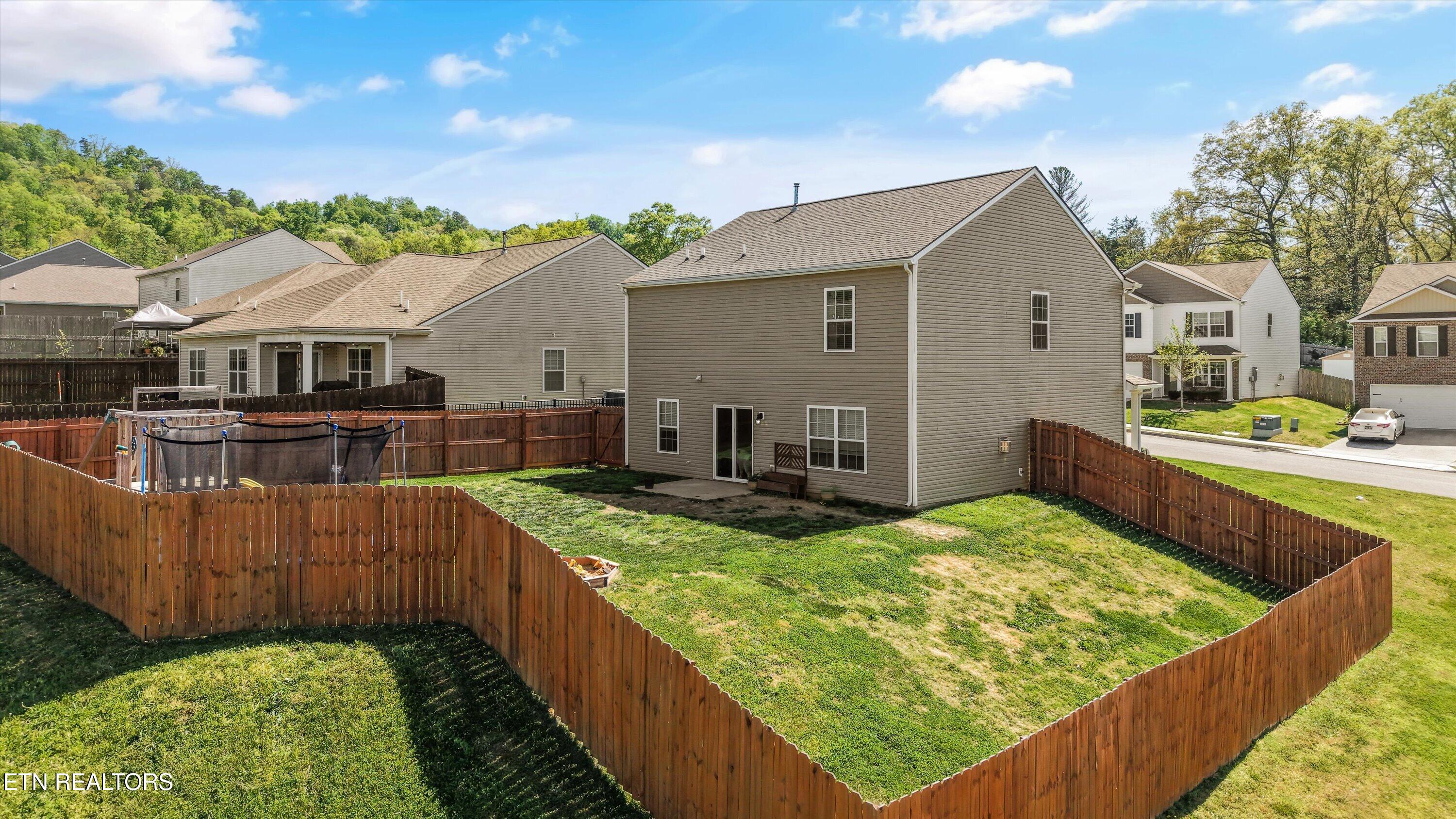 9556 Joy Denise Lane Heiskell, TN 37754 - Photo 31 of 36 33-9556 Joy Denise Ln08
