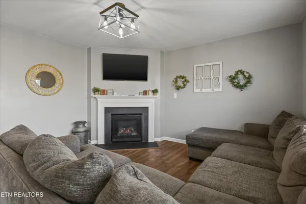 $375,000 | 9556 Joy Denise Lane, Heiskell, TN 37754