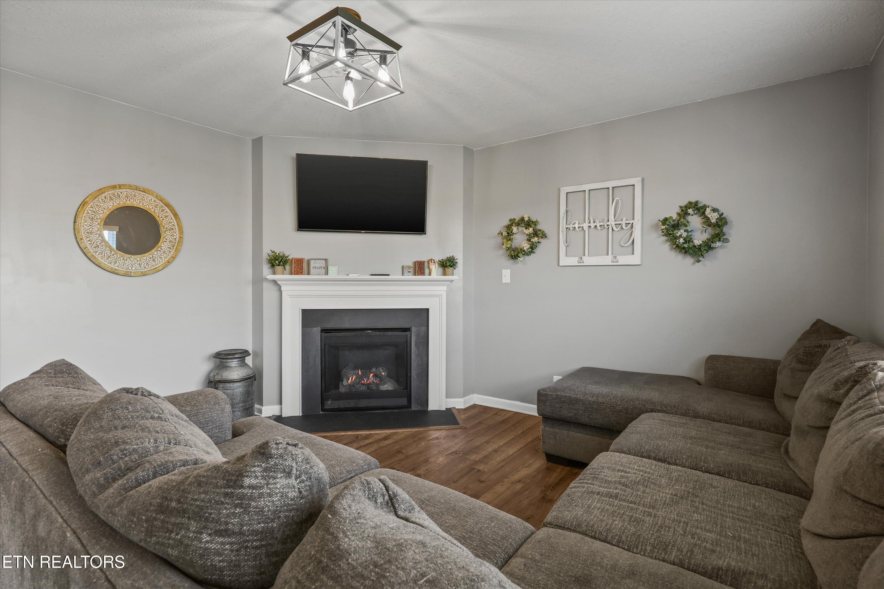 9556 Joy Denise Lane Heiskell, TN 37754 - Photo 10 of 36 09-9556 Joy Denise Ln24