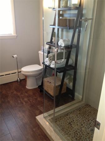 5 Hurlcroft Road Milton, MA 02186 - Photo 6 of 13 Gallery Image 6