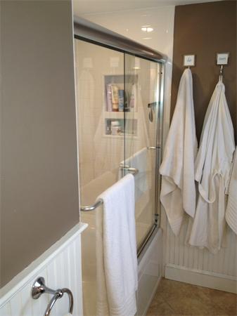 5 Hurlcroft Road Milton, MA 02186 - Photo 10 of 13 Gallery Image 10
