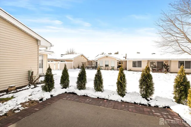 $399,000 | 769A Marlton Road, Unit B, Monroe Township, NJ 08831