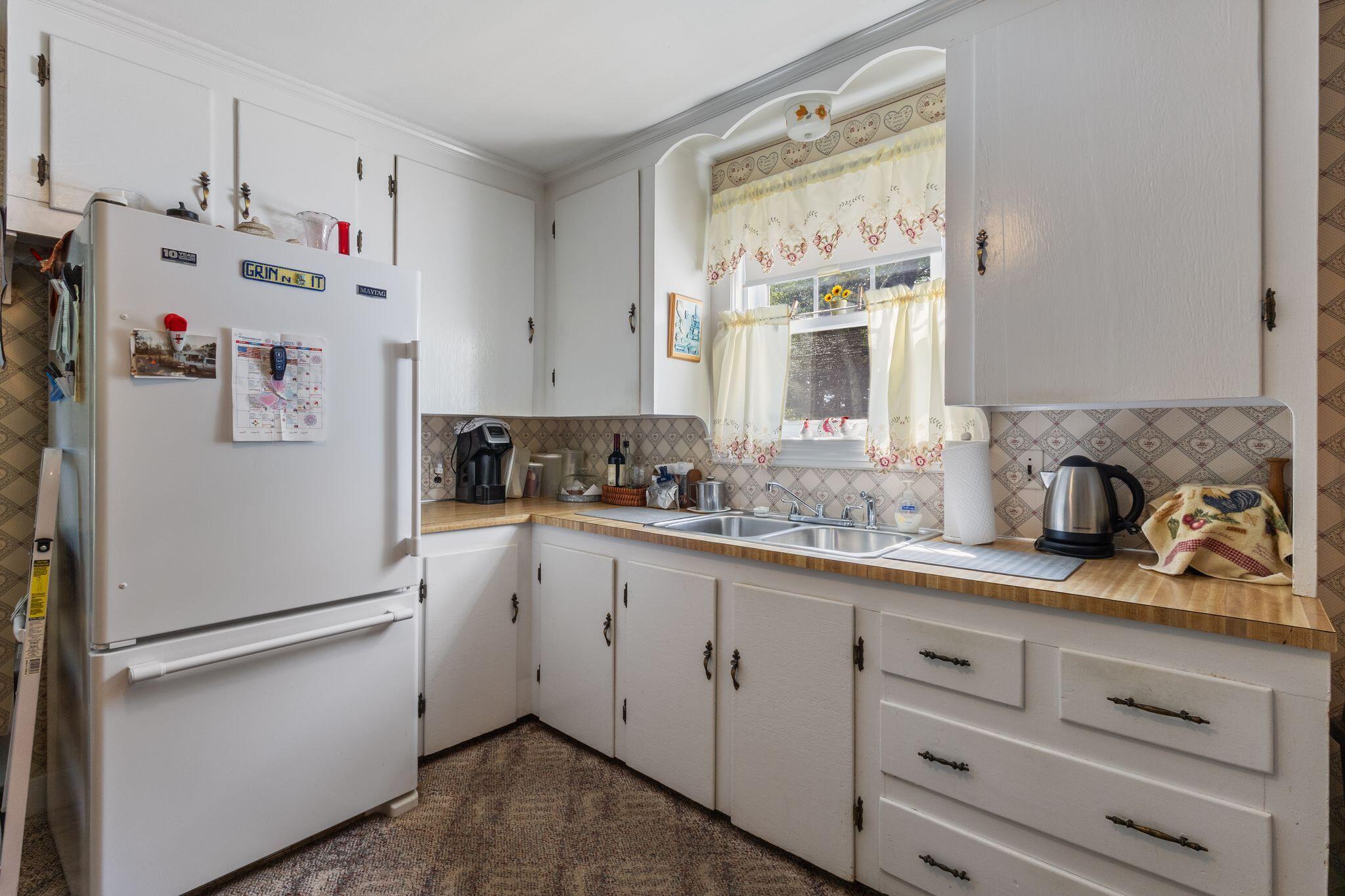 395 Alfred Street Biddeford, ME 04005 - Photo 14 of 34 395_Alfred_Rd_09