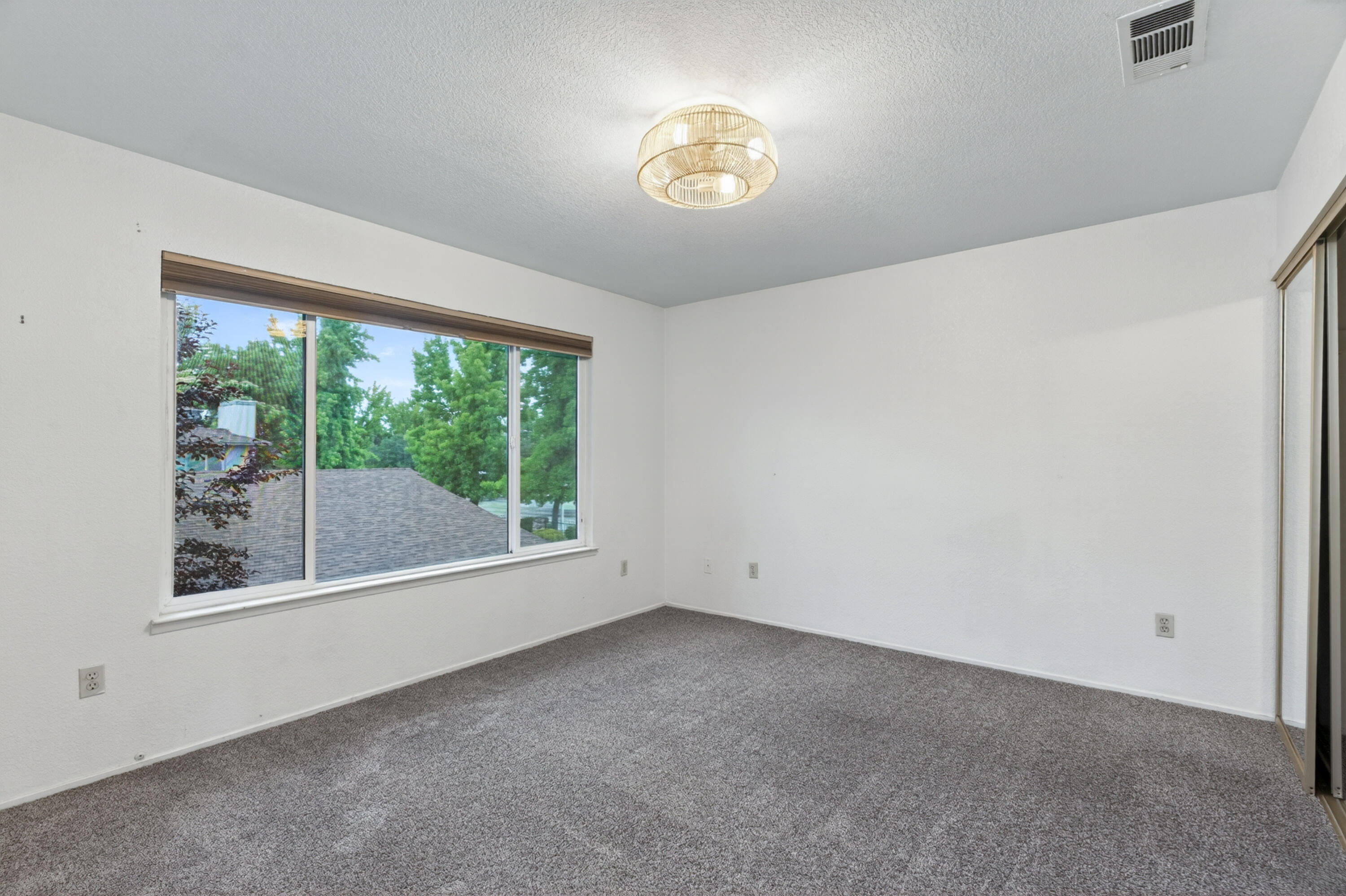 200 Ridgetop Drive, Unit 22 Redding, CA 96003 - Photo 16 of 29 Primary Bedroom
