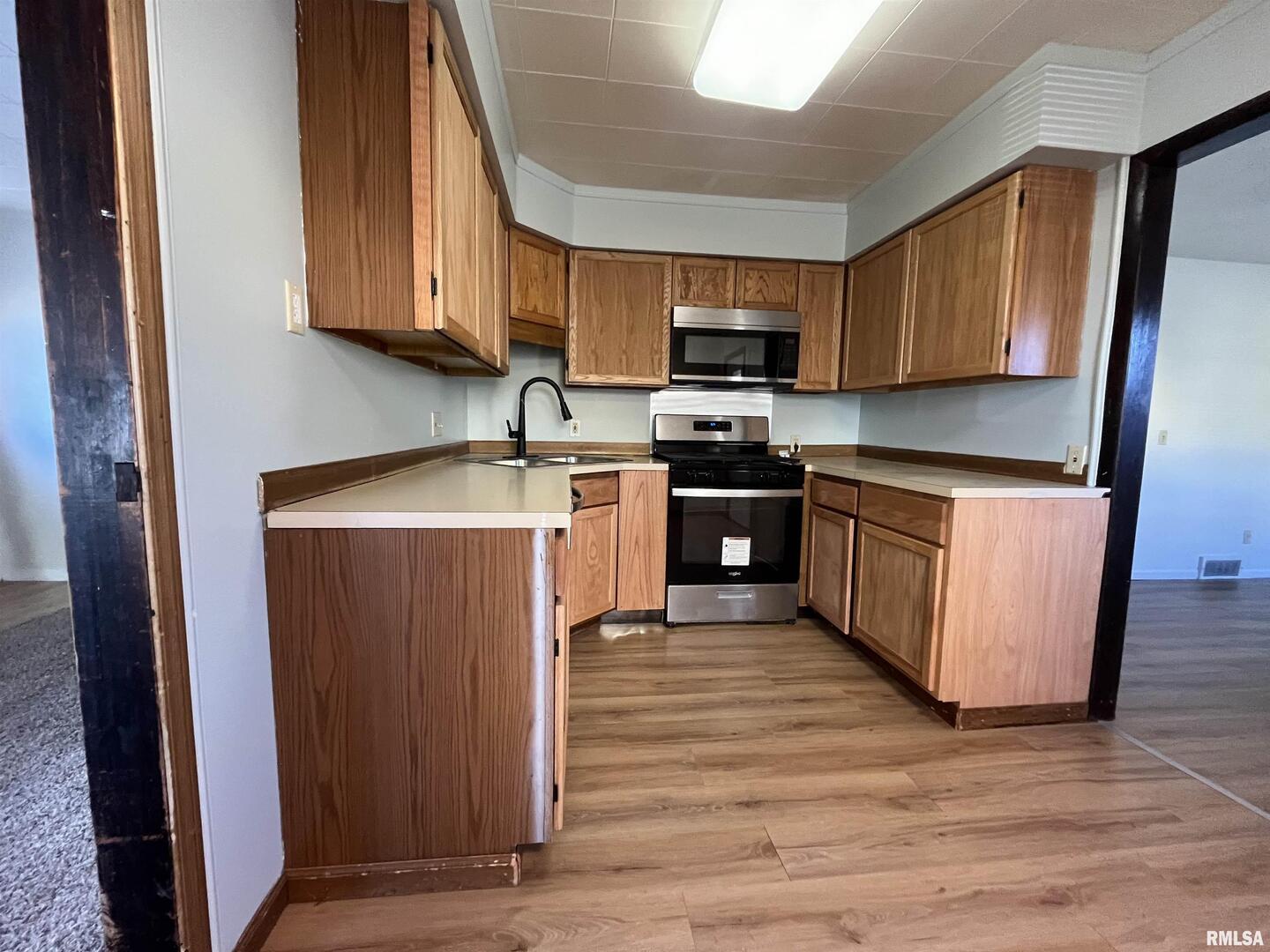 613 9th Avenue West Milan, IL 61264 - Photo 5 of 12