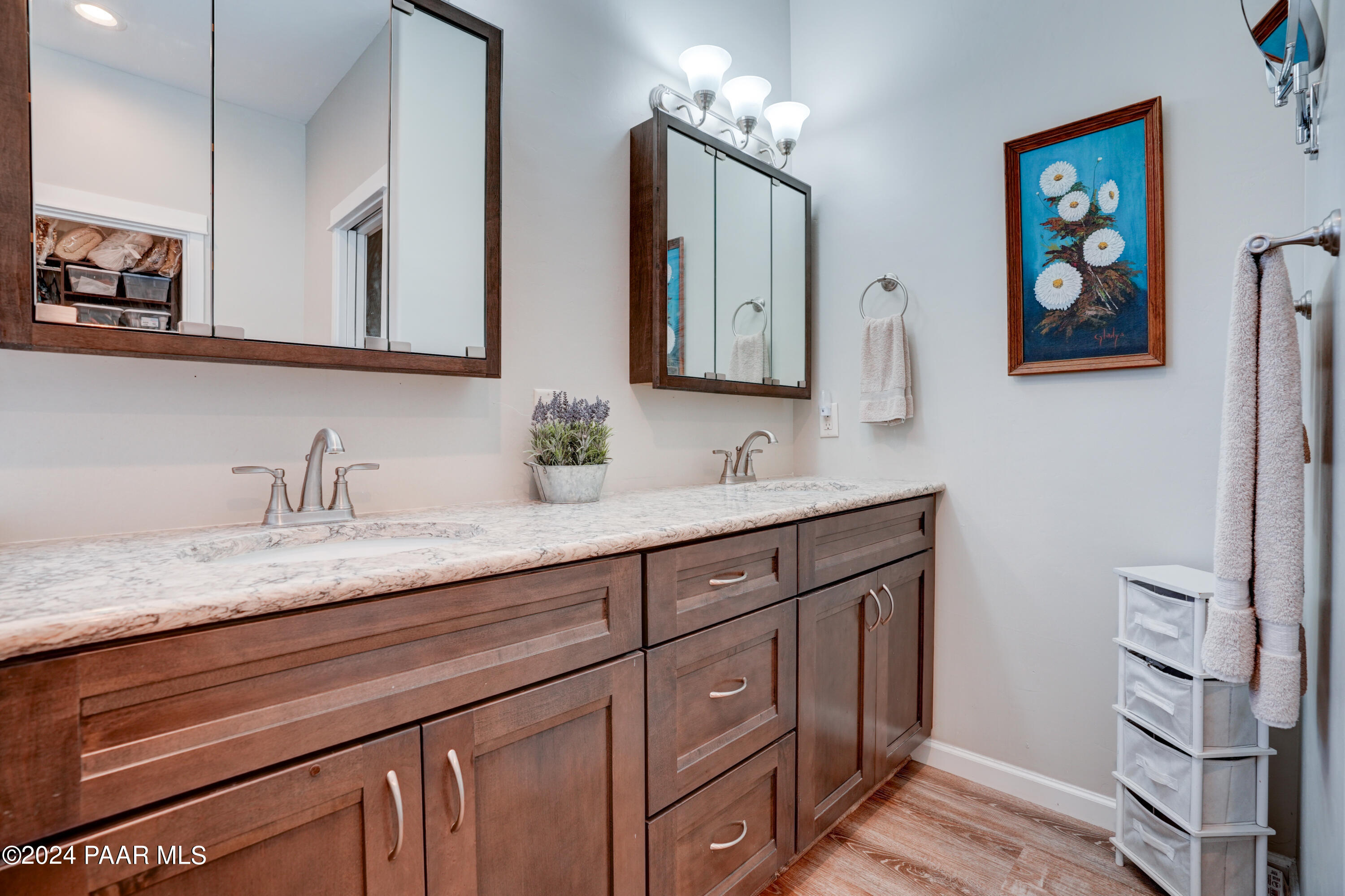 4430 West Sullivan Buttes Ridge Chino Valley, AZ 86323 - Photo 15 of 43 Primary Bathroom 1