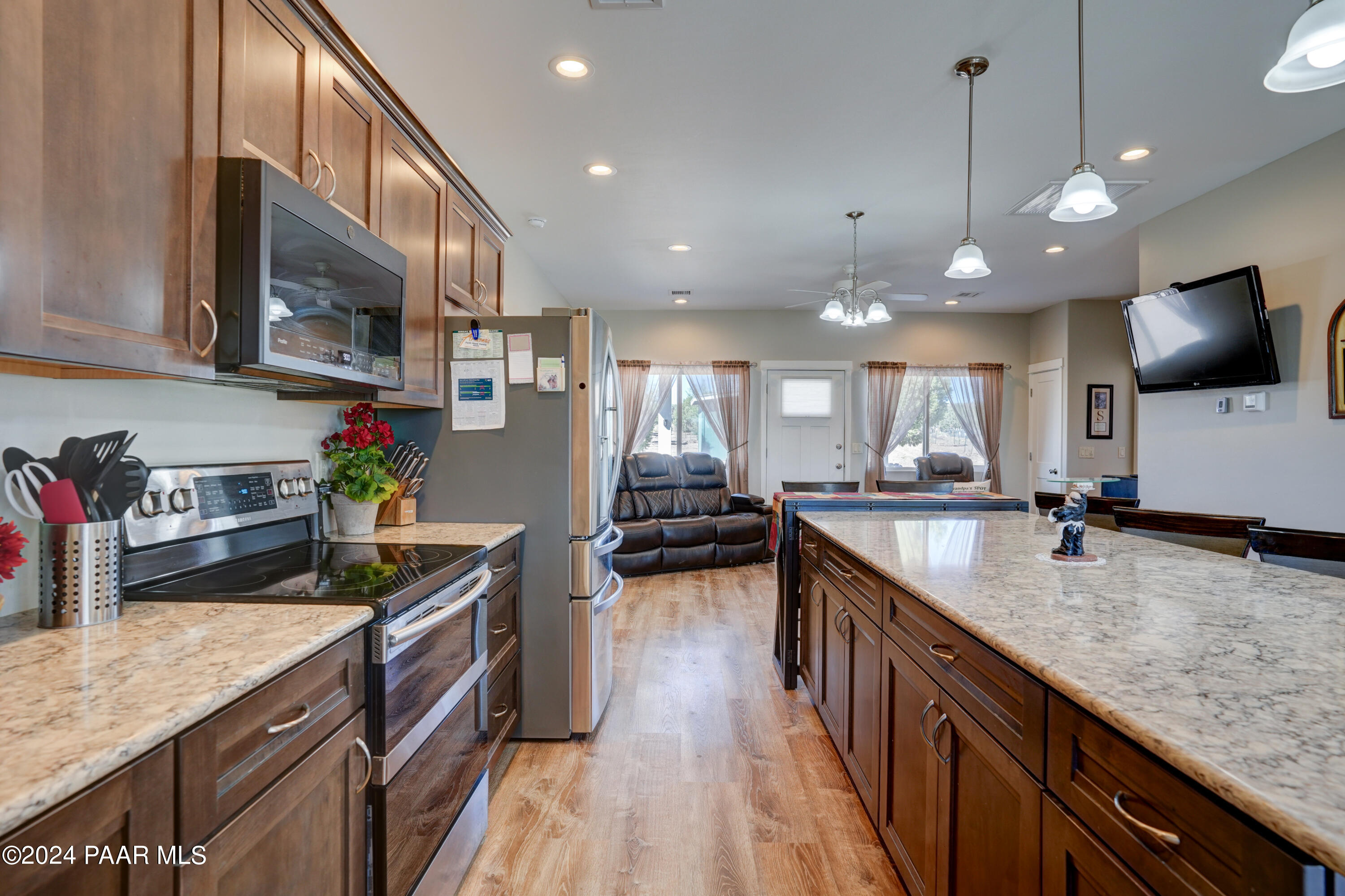 4430 West Sullivan Buttes Ridge Chino Valley, AZ 86323 - Photo 7 of 43 Kitchen 4