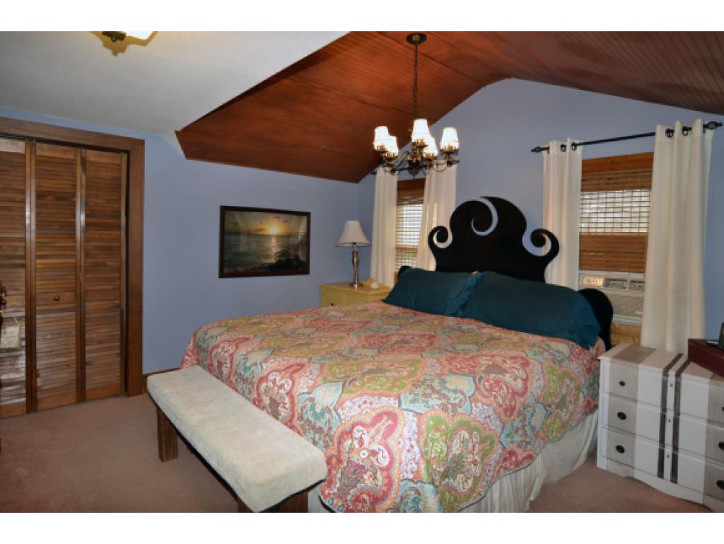 641 Howe Street Manchester, NH 03103 - Photo 12 of 26