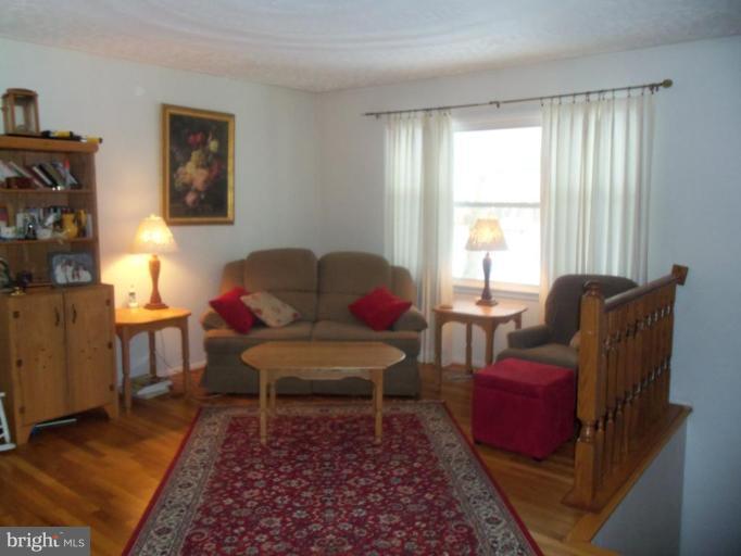 813 Lucky Road Severn, MD 21144 - Photo 3 of 23 Living Room