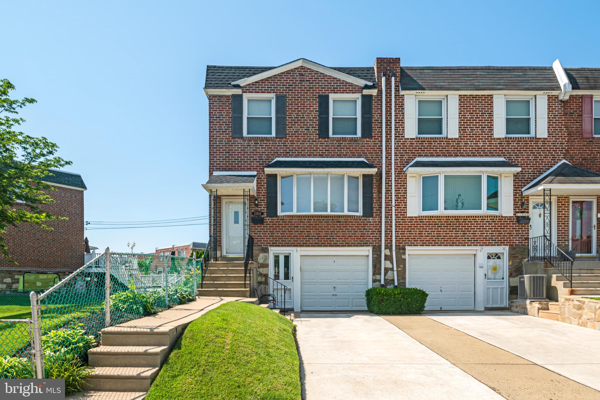 11811 Basile Road Philadelphia, PA 19154 - Photo 3 of 26 End of Row w/garage