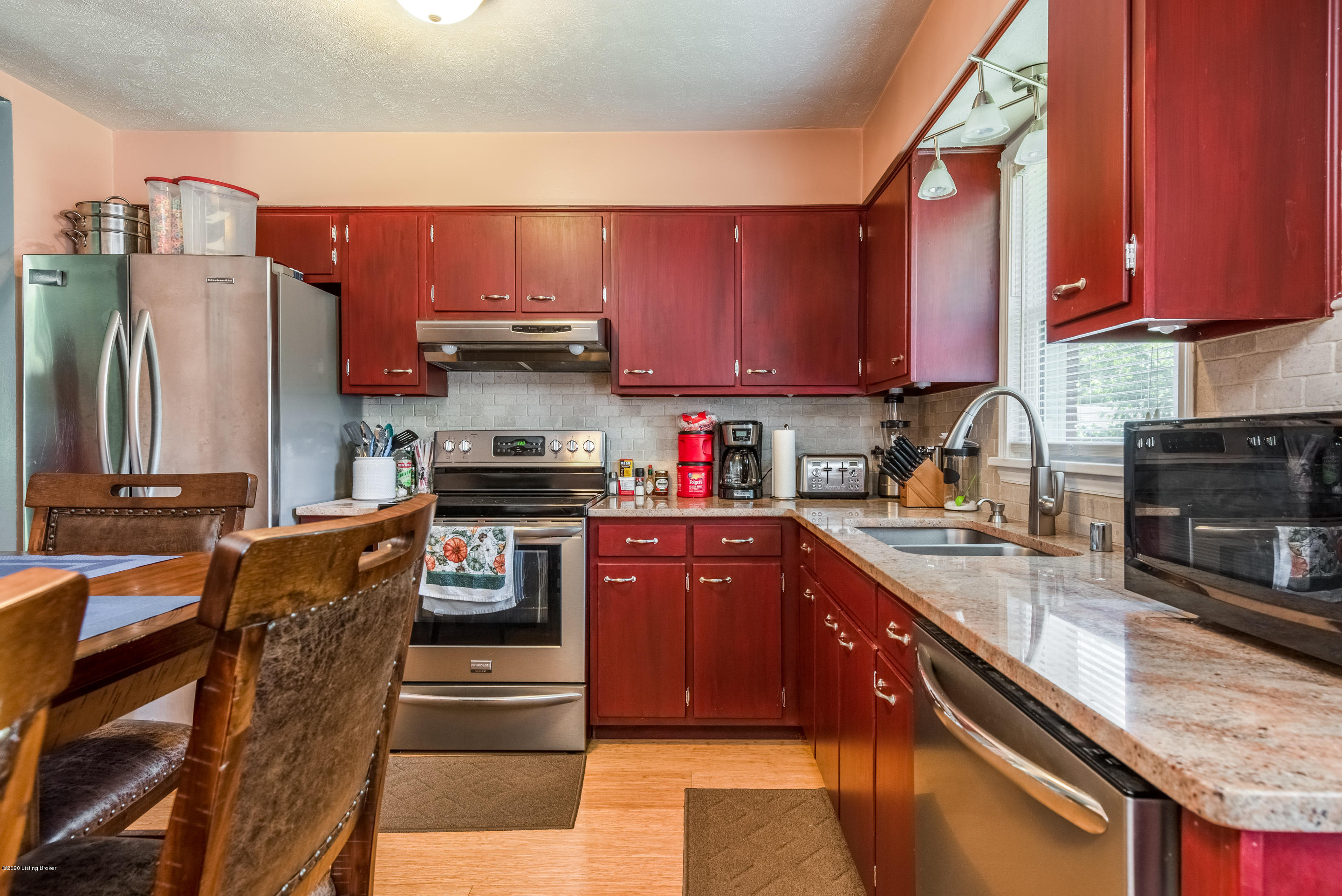 302 Appomattox Road Louisville, KY 40214 - Photo 5 of 17 DHI-13