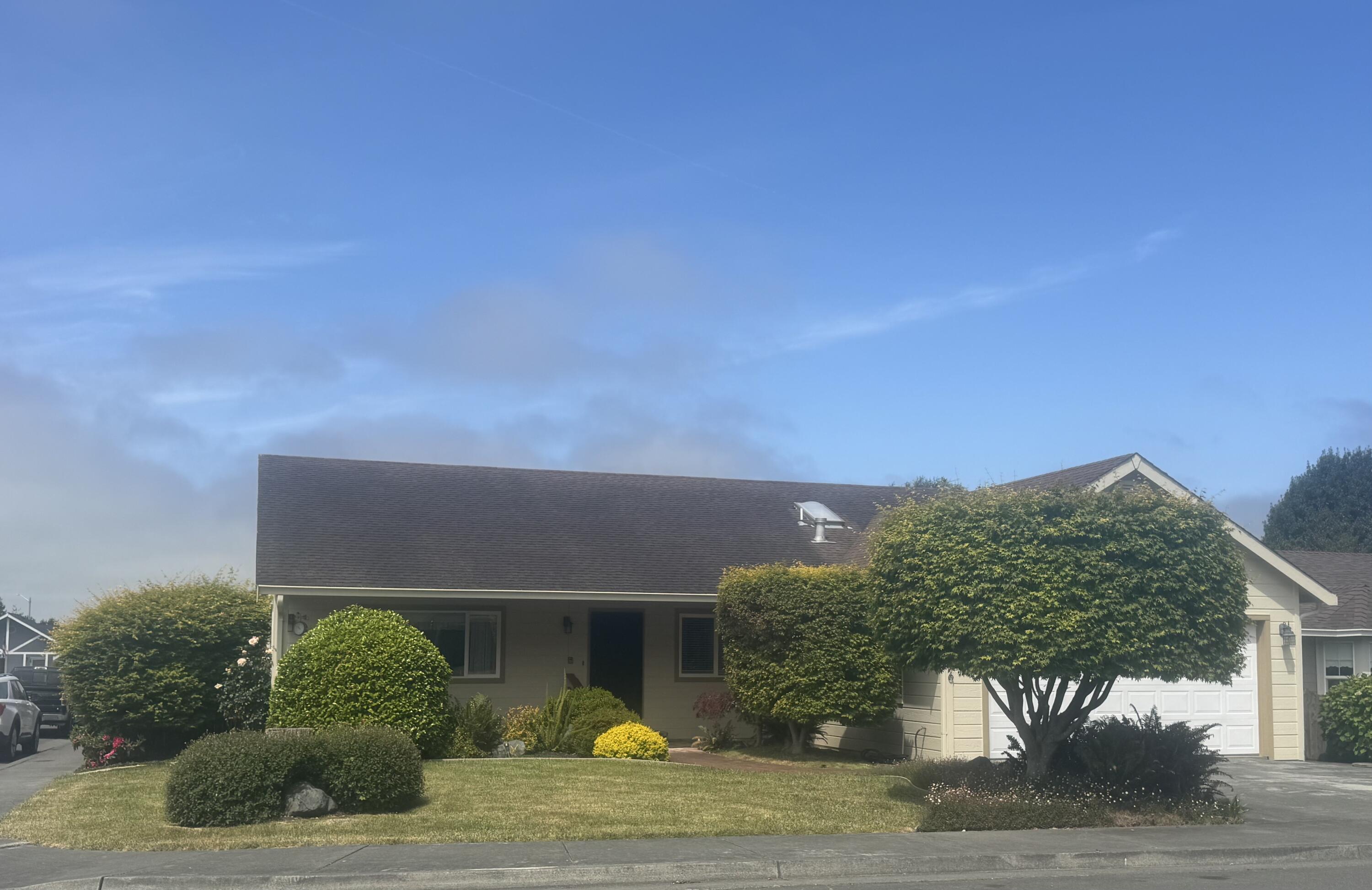 596 Senestraro Way Fortuna, CA 95540 - Photo 2 of 28