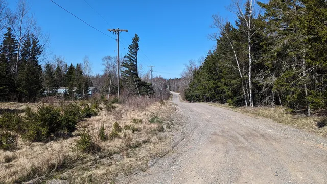 $32,900 | 1 Deek Street, Eastport, ME 04631