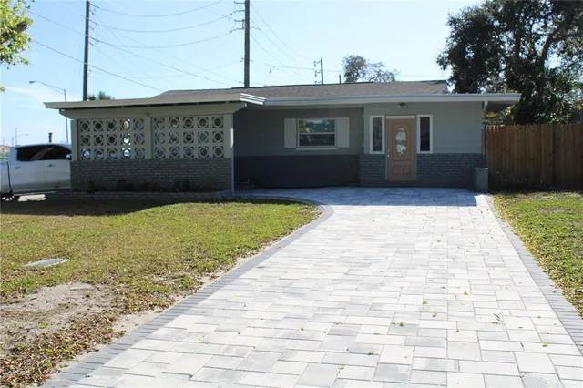 $2,300 | 10704 50th Avenue North, St. Petersburg, FL 33708